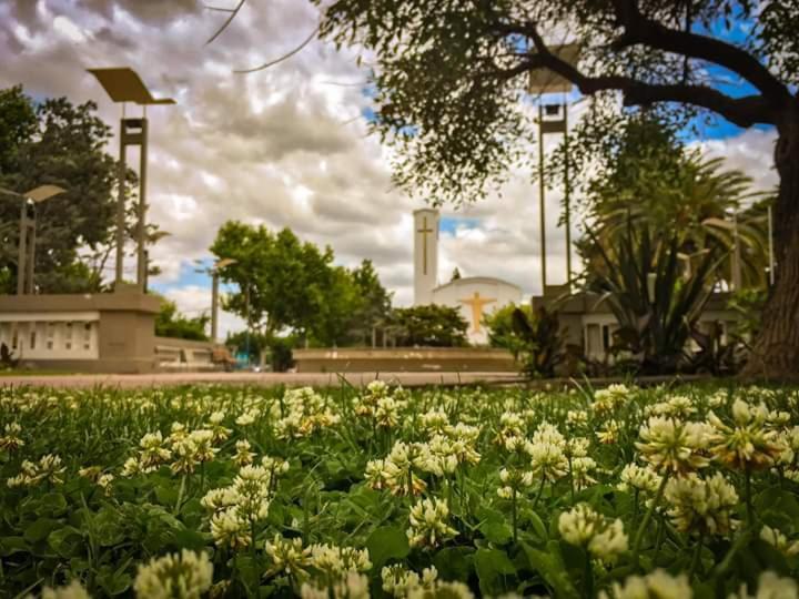 Alojamiento Sarmiento General Alvear  Esterno foto